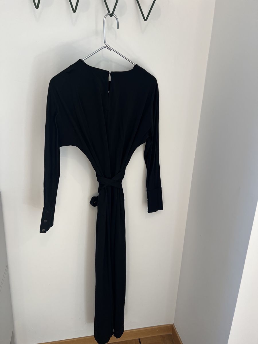Massimo Dutti Vestiti: Robe noire Massimo Dutti, taille S – Usato da Montreux venduto da ZeAe 2