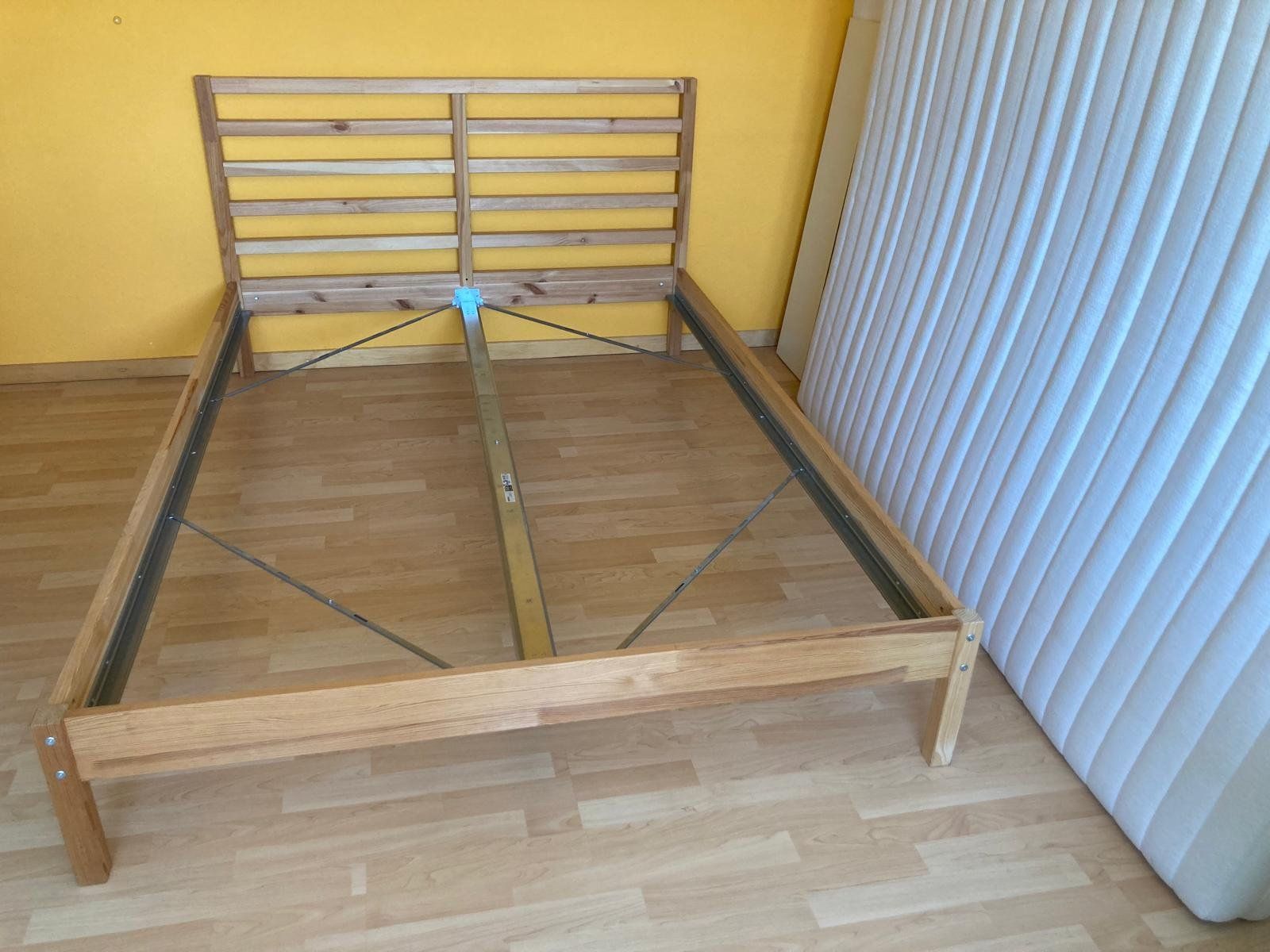 Ikea Lits: Bettgestell mit Matratze – D'occasion à Schwarzenbach SG par ernesto3.6