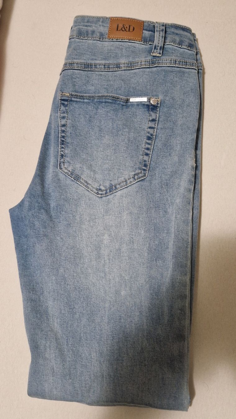 Jeans: Trendige Jeans, helle Waschung, Grösse 38 – Neu und originalverpackt aus Basel von gio_d9qn 1