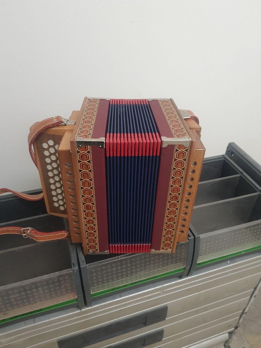 Strumenti musicali: schwyzerorgeli Zanin ton B – Usato da Pont-de-la-Morge venduto da Mirabelle0