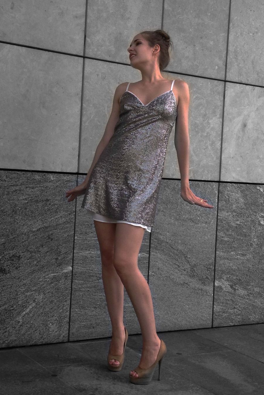 Kleider: Pailletten Kleid von KOCCA – Neu und originalverpackt aus Bern von MyPlaceFashion