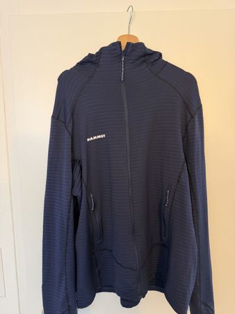 Mammut Taiss light Hooded