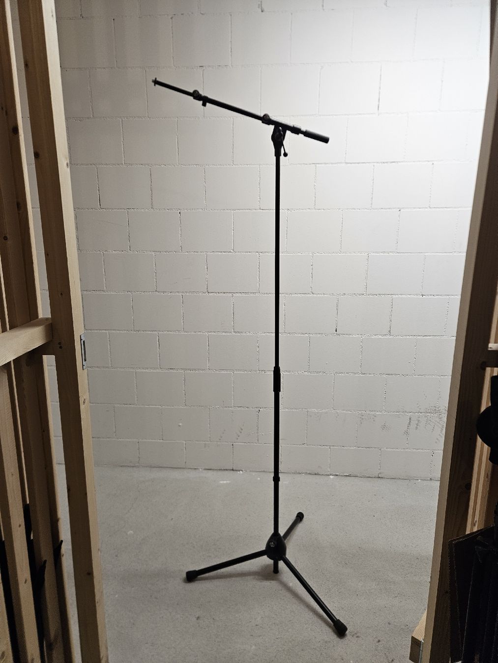 König & Meyer Supporti per strumenti musicali & leggii: K&M Mikrofonstativ 210/9 gebraucht – Usato da Jona venduto da and_2w5t 1