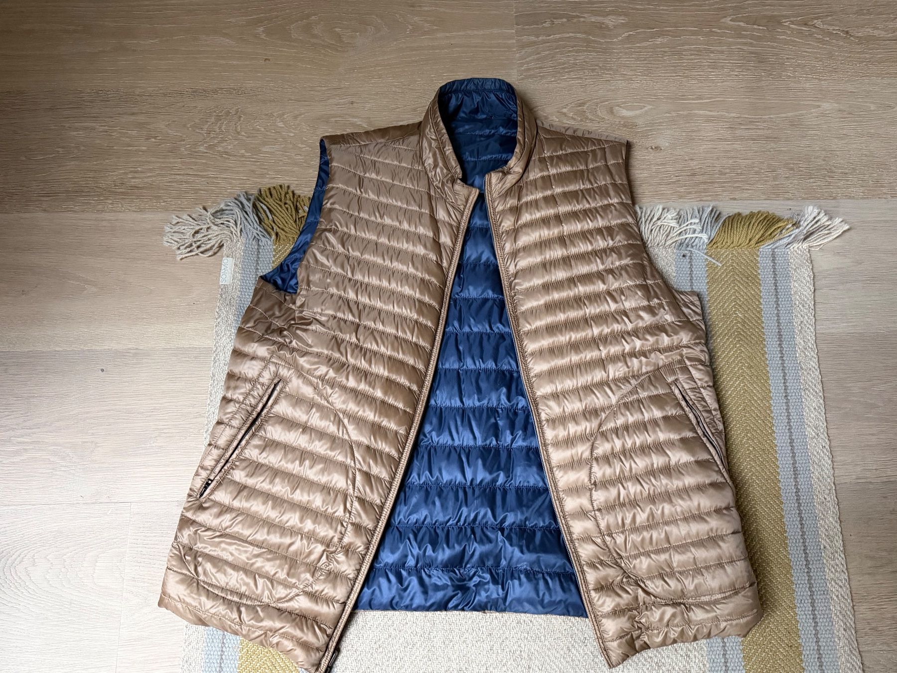 Herno Gilets & Westen: HERNO Wende Stepp-Weste blau beige – Gebraucht aus Oberwil b. Zug von hallihallo12 2