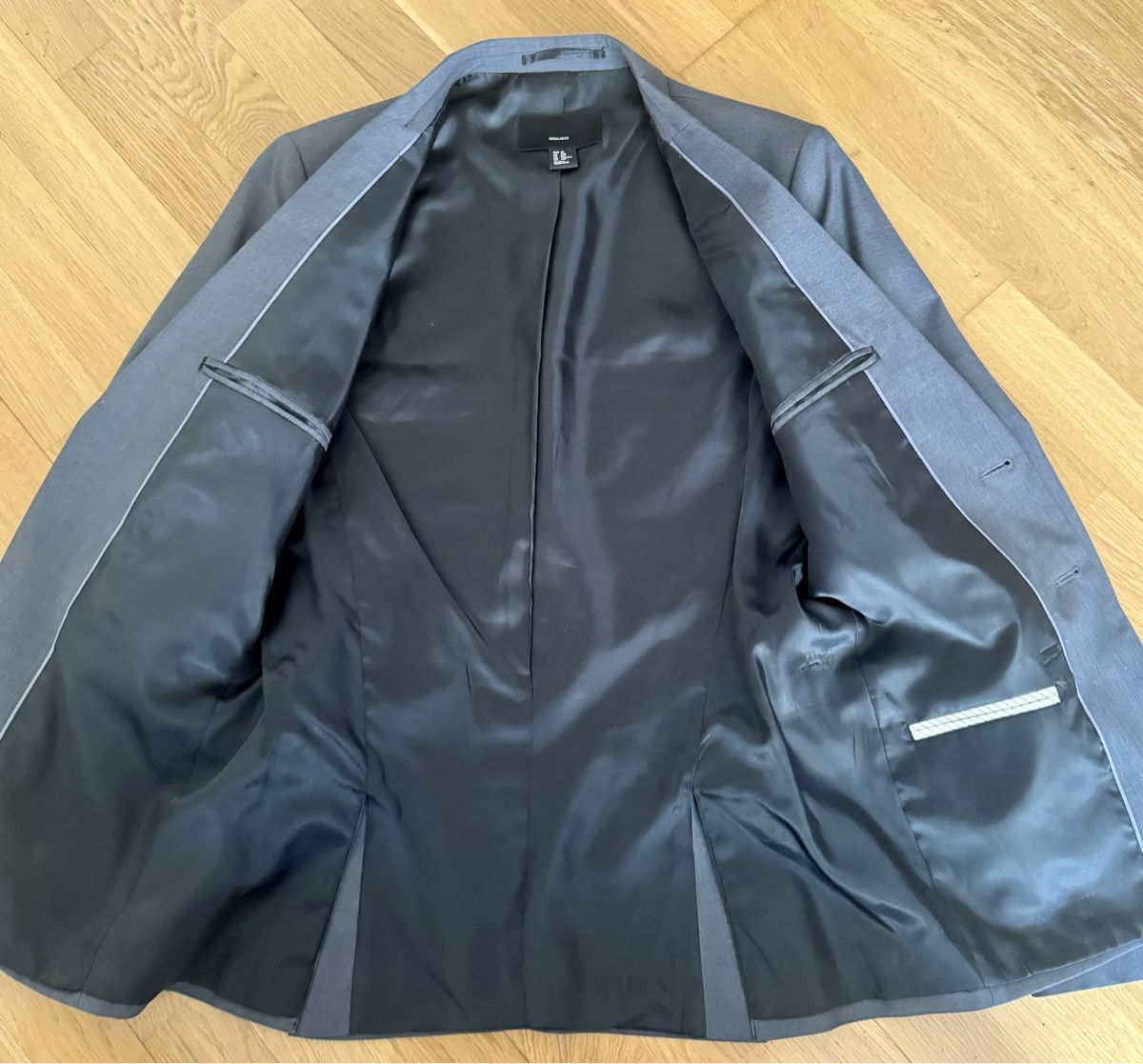 H&M Completi: Herrenanzug grau H&M – Usato da Basel venduto da superbusi 3