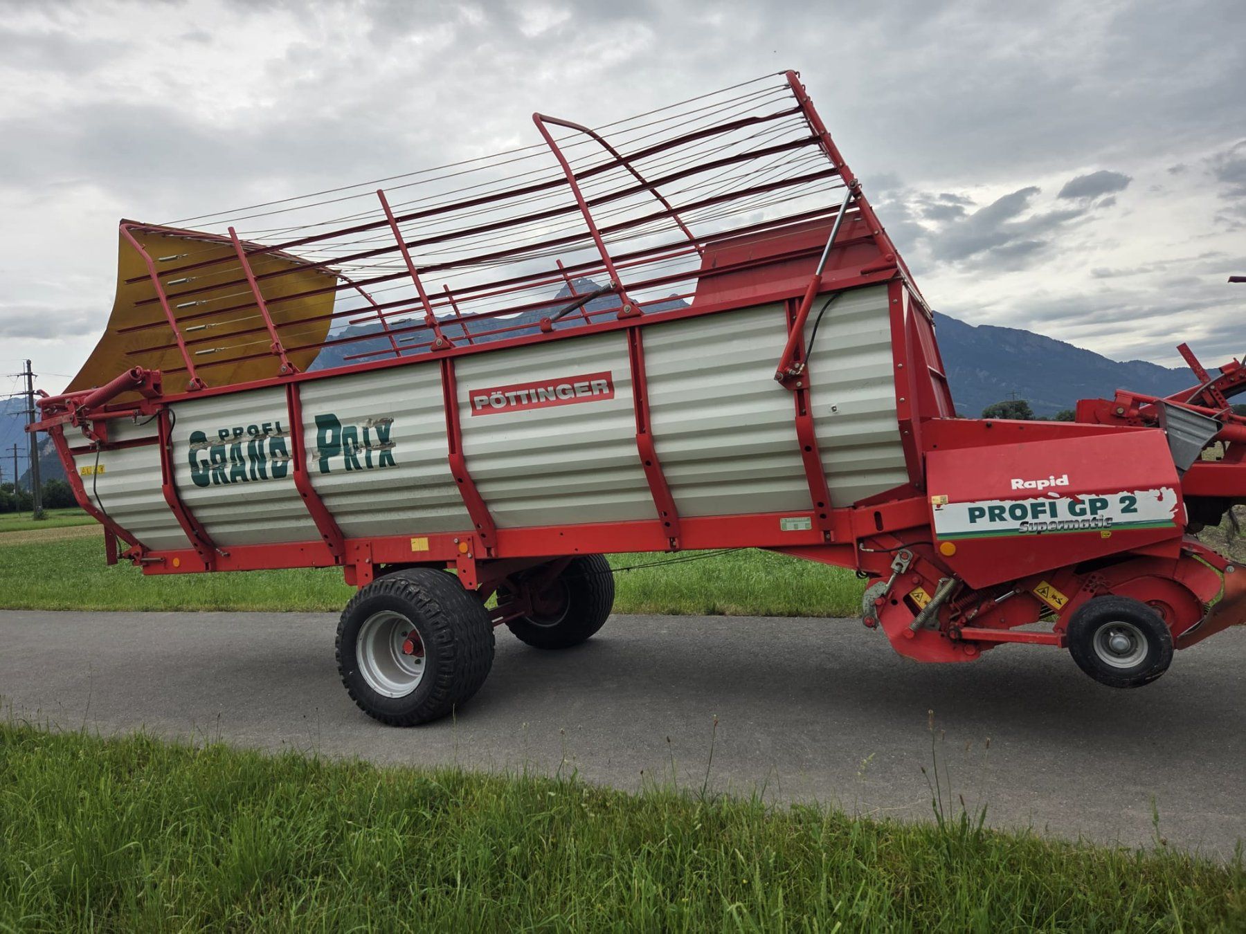Pöttinger Rimorchi: Pöttinger Ladewagen Profi GP 2 – Usato da Mels venduto da lad_8ctm