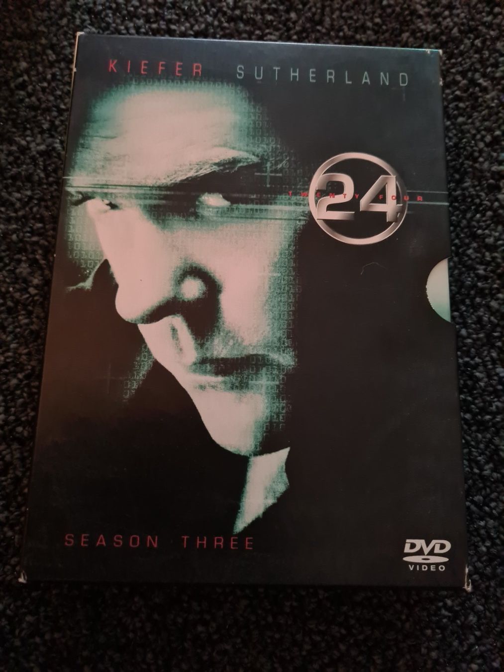 Tutti i DVDs: 24 STAFFEL 3 – Usato da Ruswil venduto da jan_bxl5
