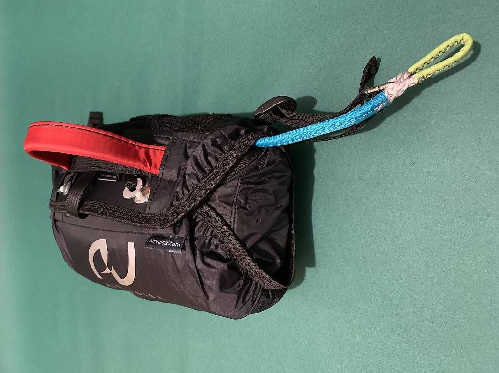 Sport dell'aria & Aquiloni: Notschirm-Komplettangebot SF-90 + Frontcontainer – Usato da Walenstadtberg venduto da Paratrade77 1