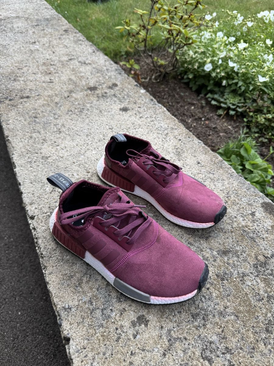 Adidas Chaussures femmes: Baskets Adidas NMD R1 bordeaux  – Neuf (Voir description) à Porrentruy par fee_24 1