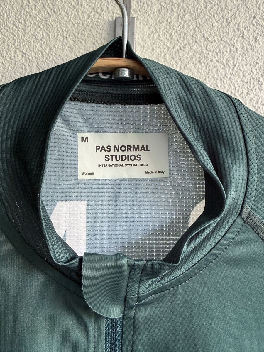 Pas Normal Studios Canottiere & Pantaloni: PNS Jersey Teal – Usato da Benglen venduto da car_nct9 3