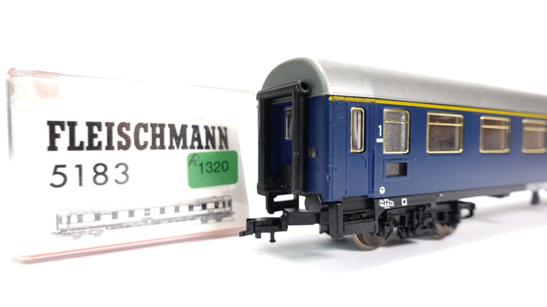 Fleischmann Modellini di ferrovie: e70 Fleischmann DB Personenwagen blau / Bastelware | 1320 – Usato da Thun venduto da evinka_gmbh 1