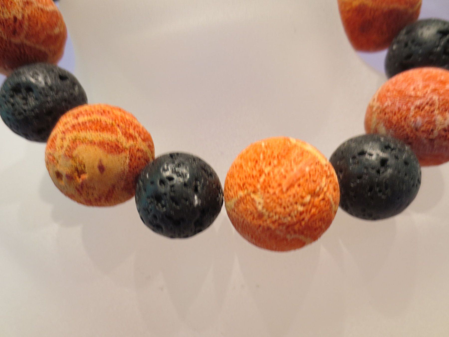Bracciali & Braccialetti: Schaumkoralle Lava Armband Statement – Nuovo (secondo la descrizione) da Zollikofen venduto da tayaa13 1