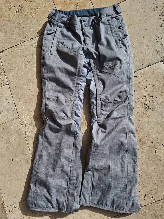 Hosen: Snowboardhose Damen, VOLCOM, hellgrau, S – Gebraucht aus Kirchberg SG von sba_6r6q