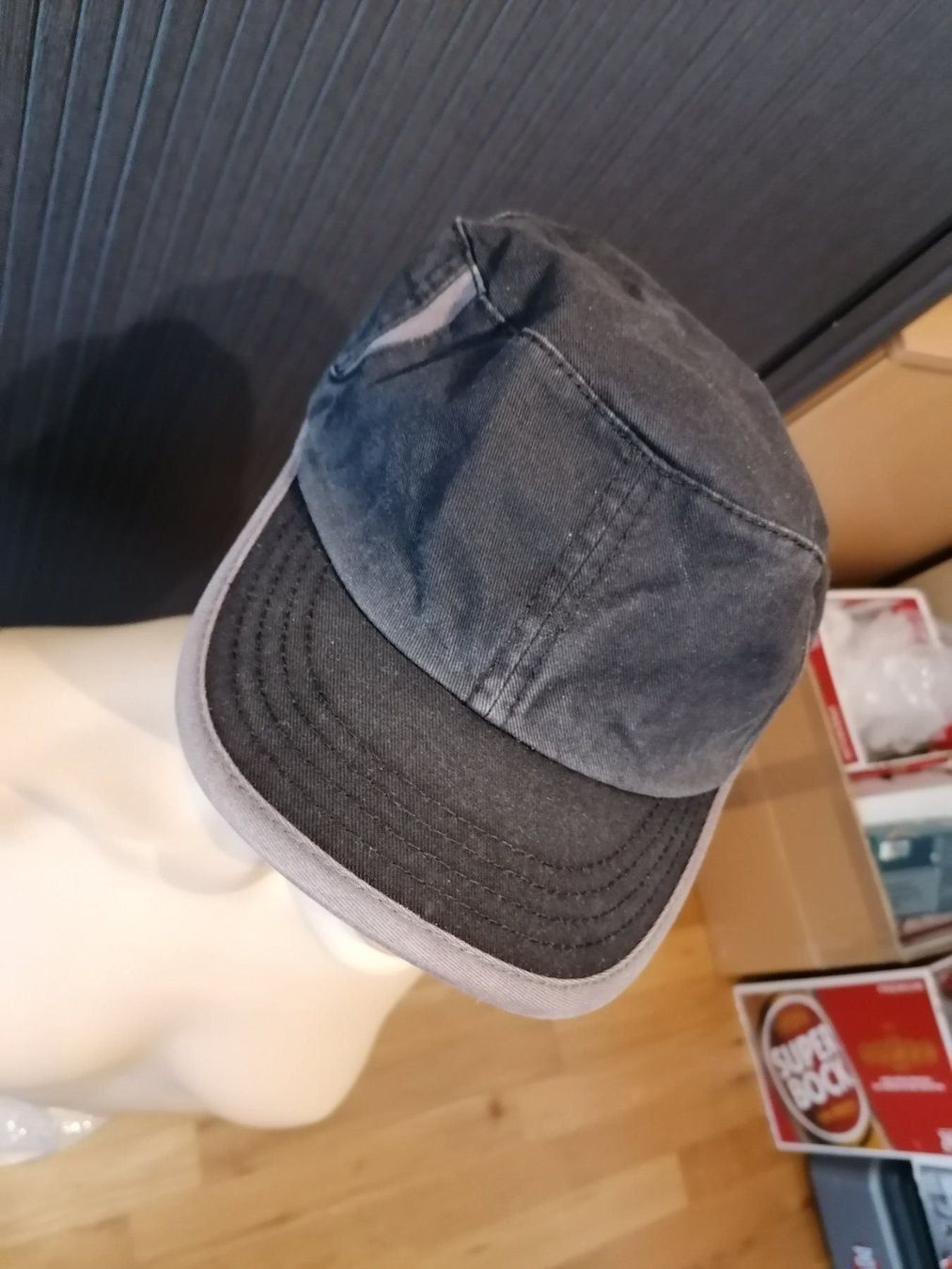 Altro in  Abbigliamento & Accessori: Cap schwarz-grau – Usato da Muri AG venduto da goodmood17 6