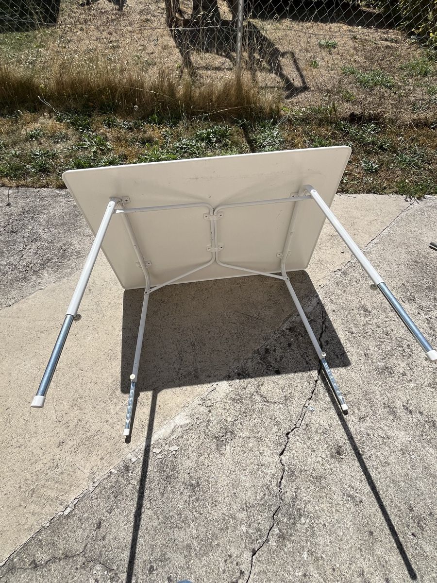 Tavoli: Campingtisch – Usato da Niederlenz venduto da Dblume 1
