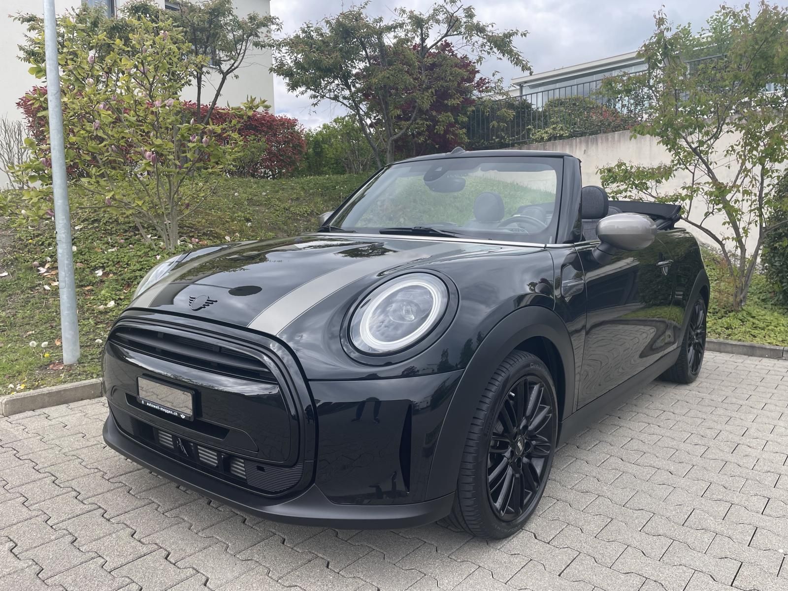 Mini Automobili: Mini Cooper Cabrio 2023 - Black Edition – Usato da Egnach venduto da Thankyou