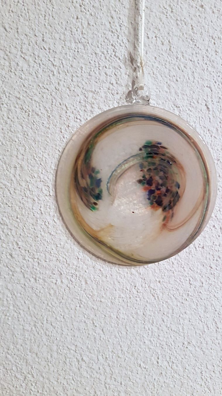 Bicchieri: Glasscheibe, weiss & farbig, handgemacht – Usato da Thun venduto da Nordkapp