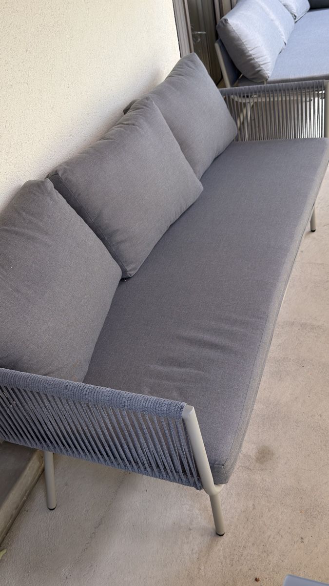 Divani: Gartensitzgruppe mit Tisch und 2 Hockern grau – Nuovo (secondo la descrizione) da Zürich venduto da Edelshop 2