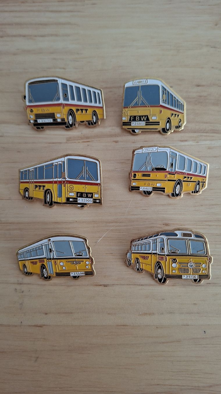 Plaketten & Abzeichen: 6 Pins PTT Busse – Gebraucht aus Kriens von Wolly85
