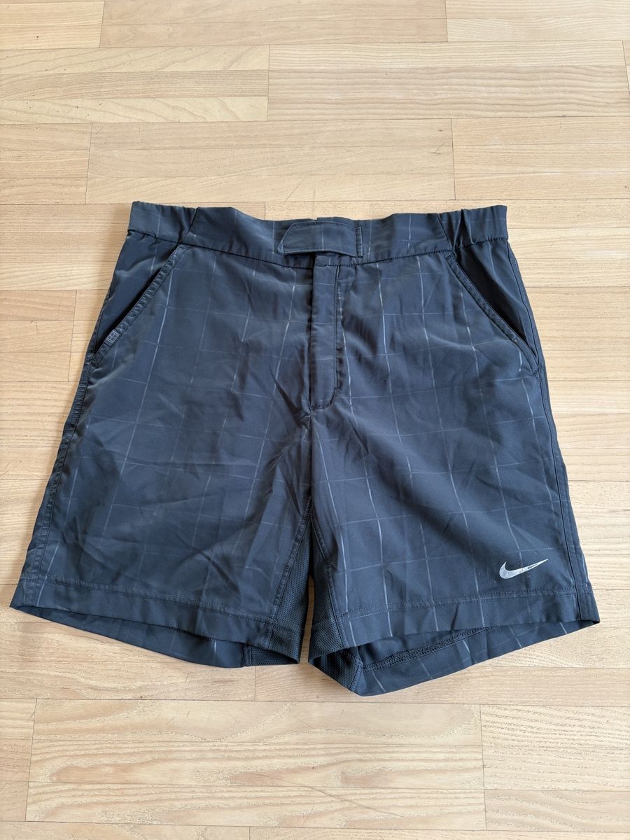 Nike Pantaloni: Nike Herren-Shorts, Grösse L – Usato da Oberengstringen venduto da Marling