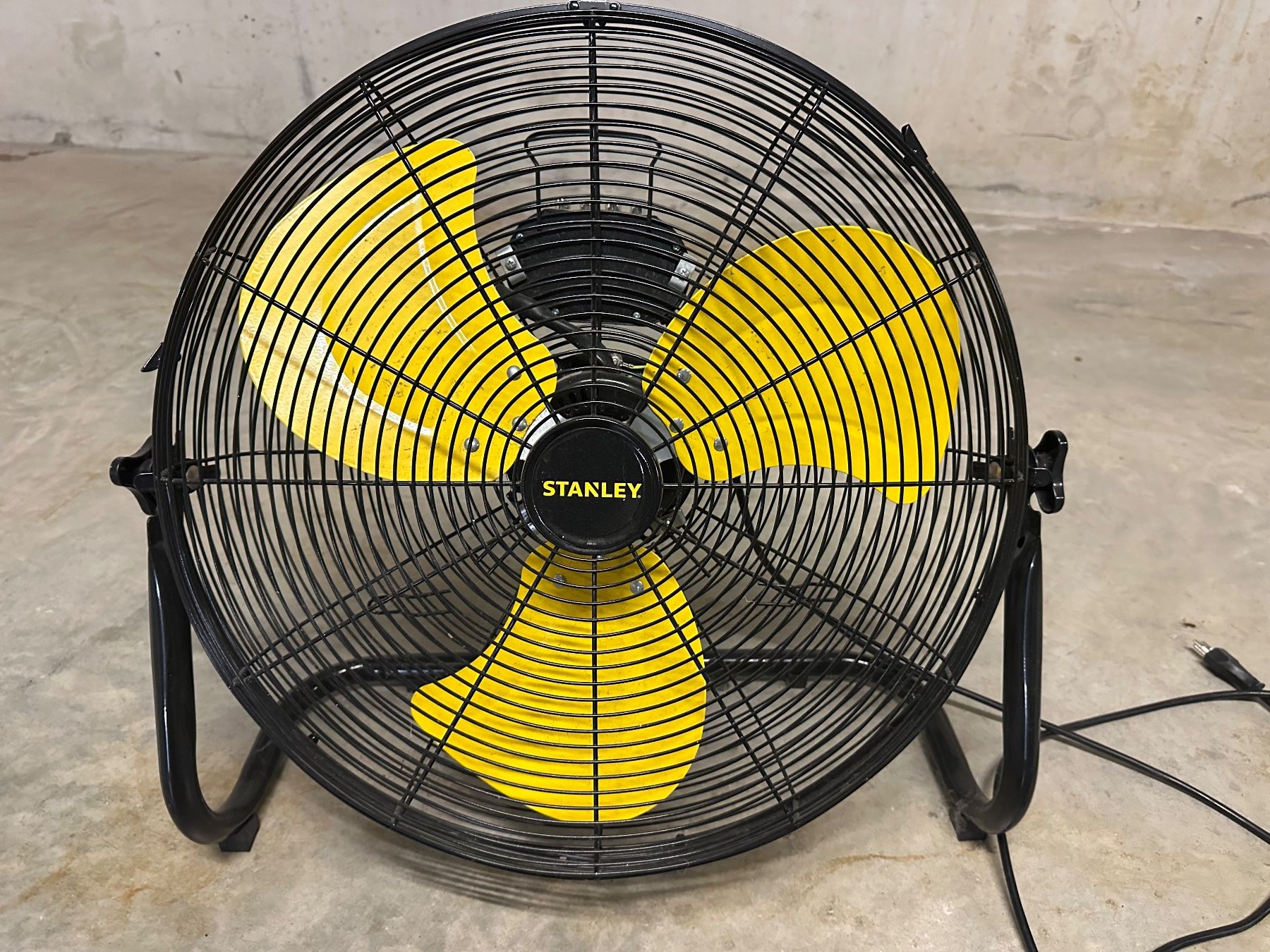 Stanley Ventilatori: Stanley floor fan – Usato da Gingins venduto da see_s9xy