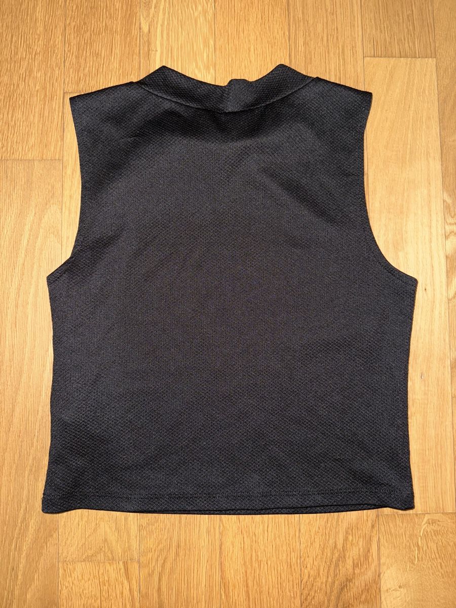 H&M Top: H&M Crop Top schwarz – Usato da Winterthur venduto da yar_dpp8 2