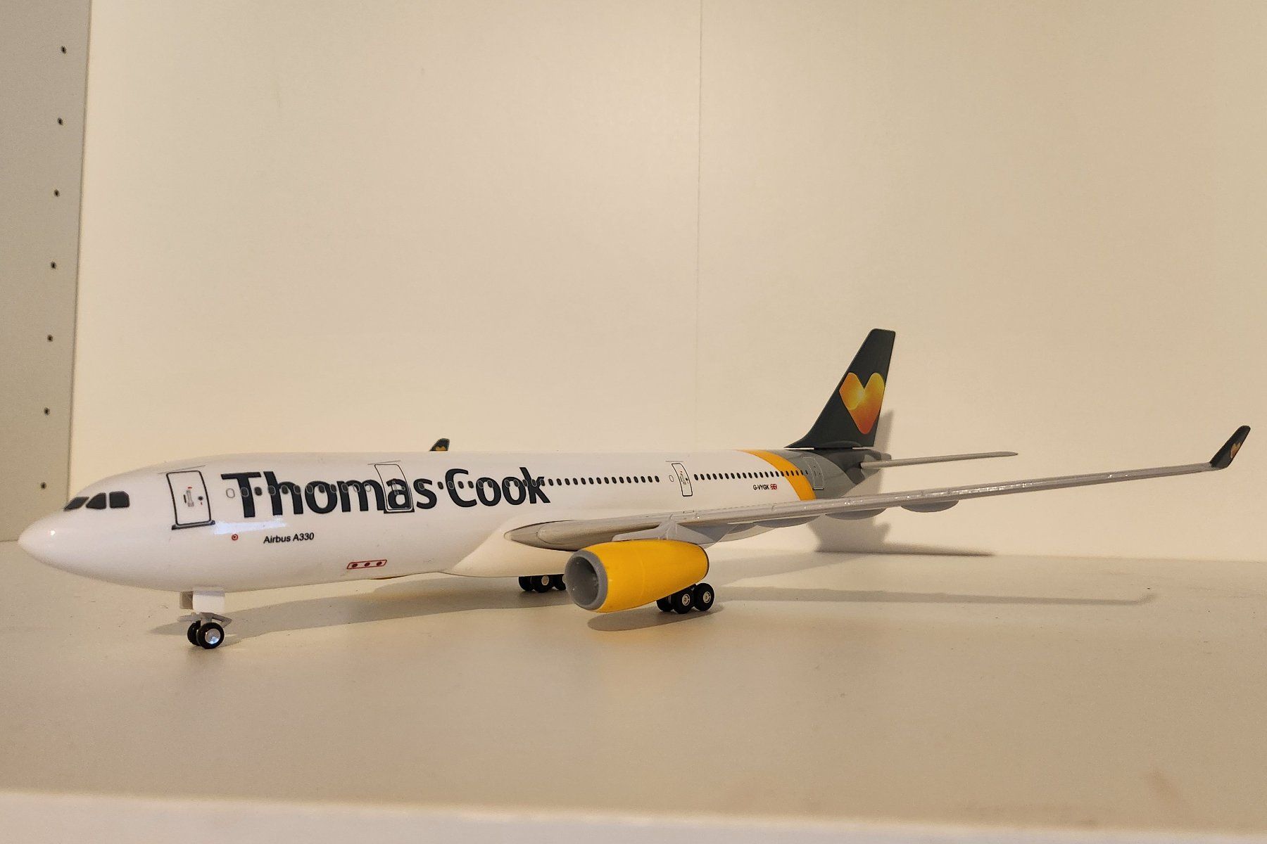 Kit di modellismo & Modellini statici: SkyMarks Thomas Cook Airbus A330-200 – Nuovo (secondo la descrizione) da Wittenwil venduto da ced_q8j7 2
