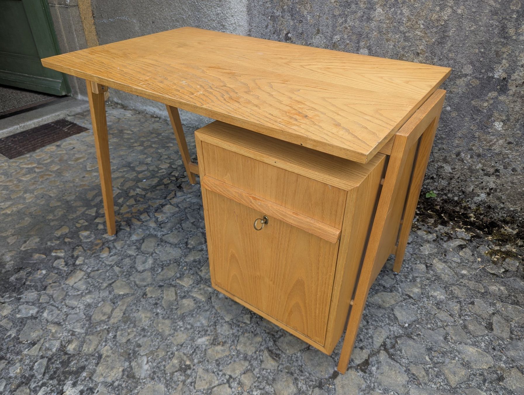 Schreibtische: Bürotisch – Gebraucht aus Biel/Bienne von Softef 2