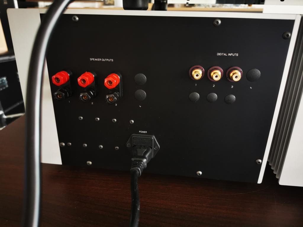 Amplificatori: Goldmund SR8 Processor/preamplifier & 2x TELOS 153 – Usato da Bellmund venduto da nikitanikita 5
