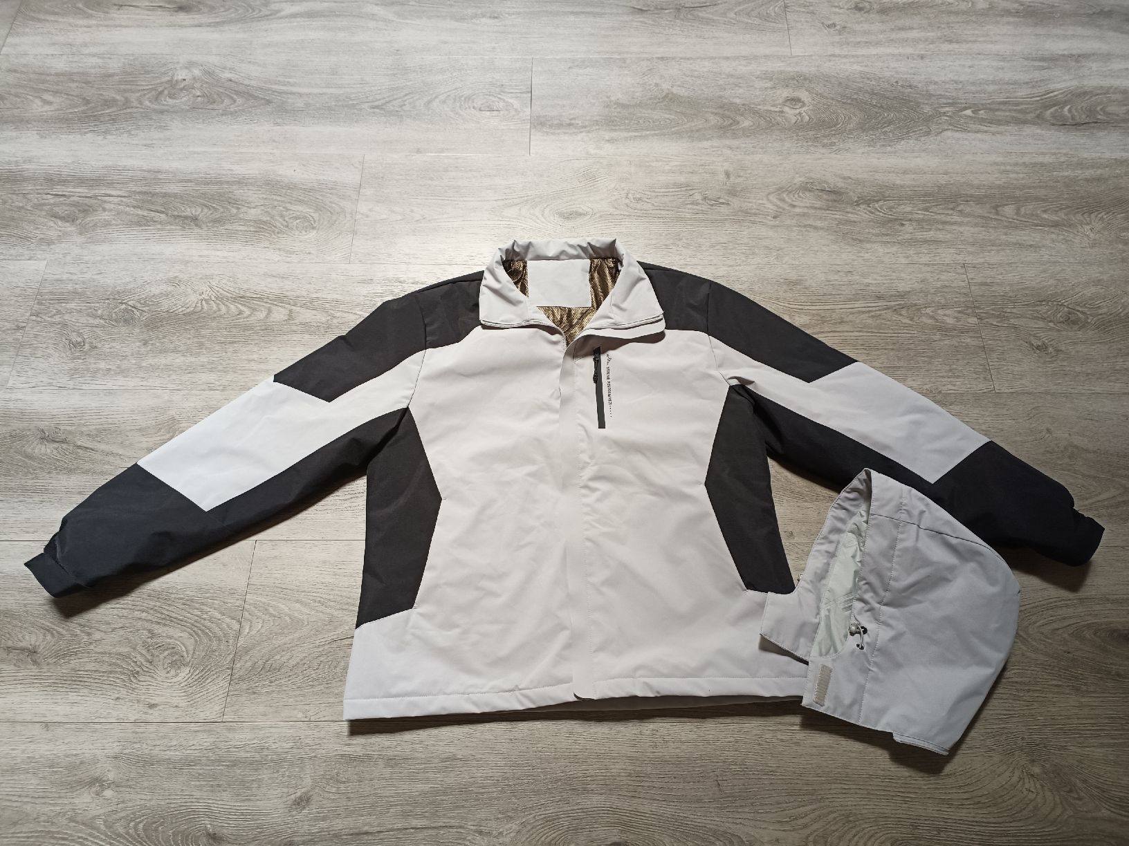 Giacche: Leichte Winterjacke L/XL neu – Nuovo (secondo la descrizione) da Bätterkinden venduto da Elefantenzoo