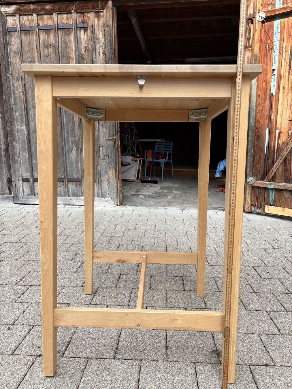 Ikea Tische: Bartisch / Stehpult – Gebraucht aus Gossau SG von Black-Queen 9