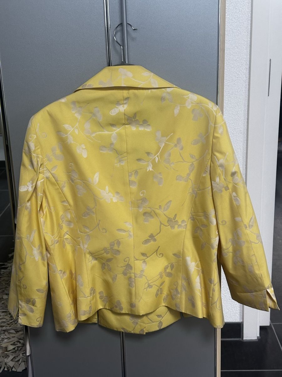 Giacche: Taillierter Blazer gelb mit Blumenmuster, Grösse 38 – Nuovo (secondo la descrizione) da Bazenheid venduto da ManilaGrace 1