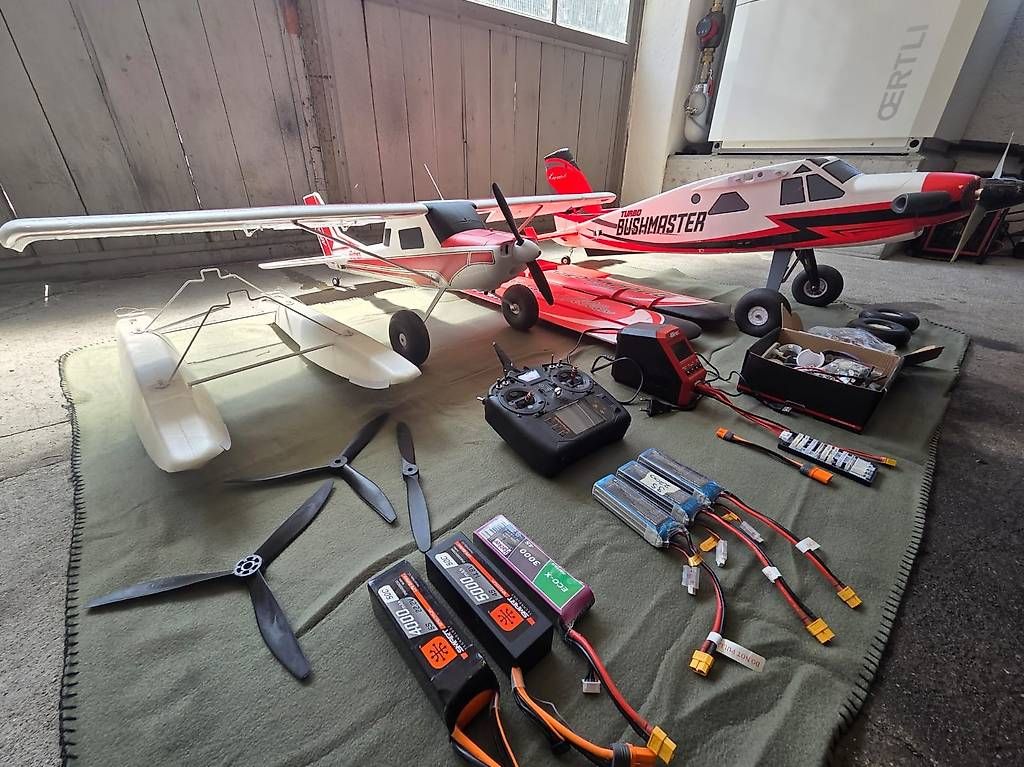 Modellismo RC: Modellbau RC Modellflugzeug Kit (Komplettpaket) – Usato da Schwyz venduto da y91mifi 1
