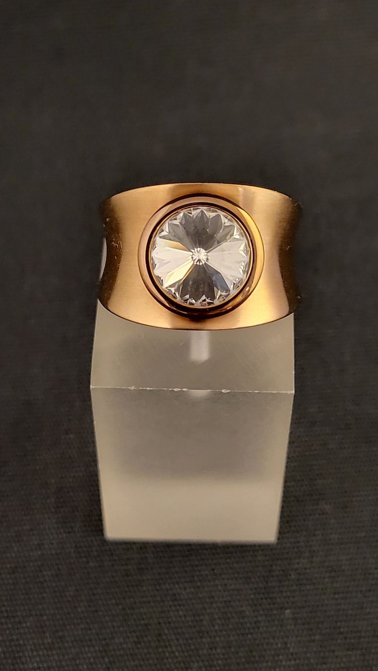 Anelli: Edelstahl-Ring mit Swarovski-Stein MANUELA CARL – Usato da Basel venduto da spinne02 6