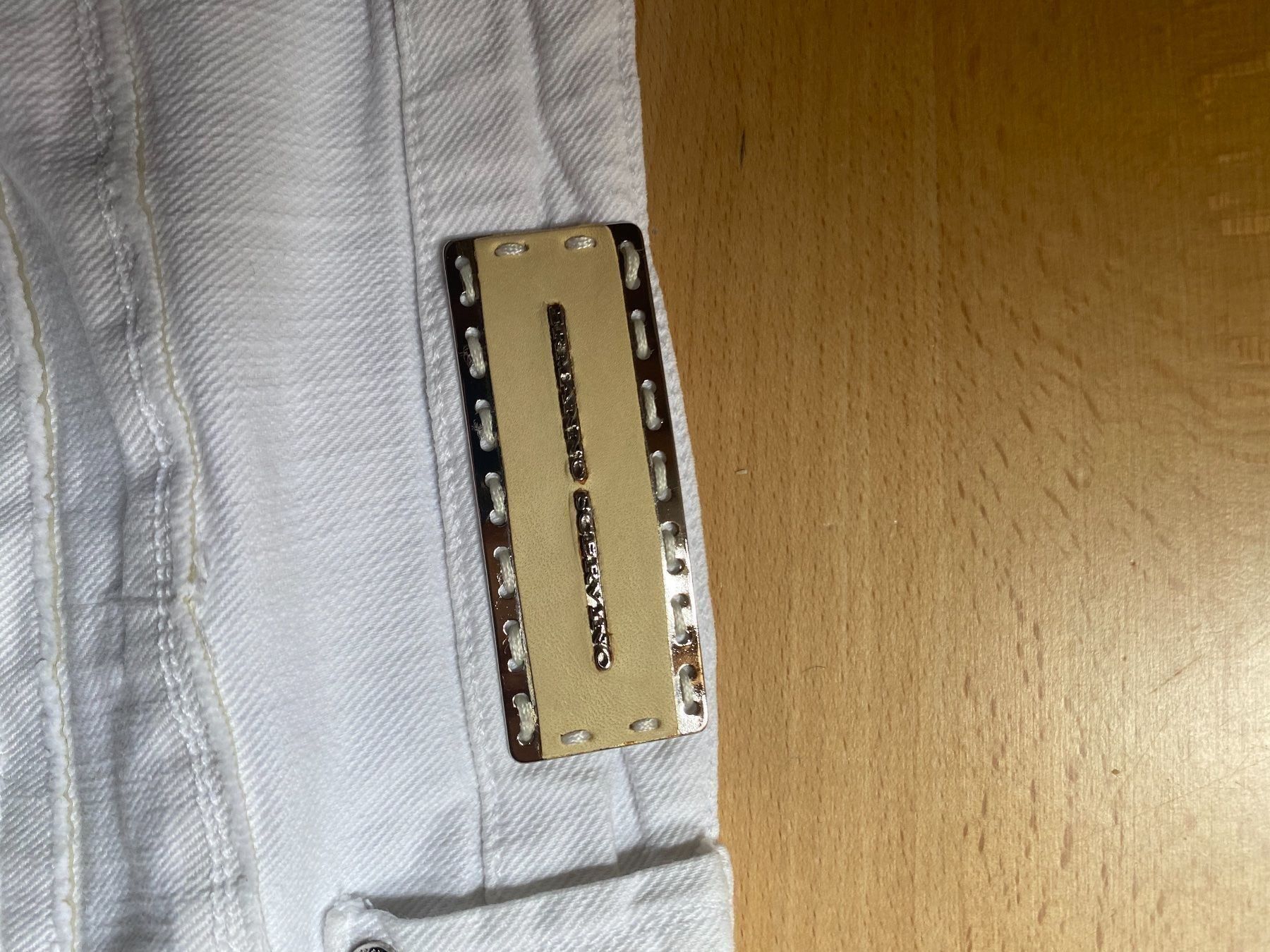 Pantaloni: Pantalon Scerdino 3/4 – Usato da Zürich venduto da mimi2013 3