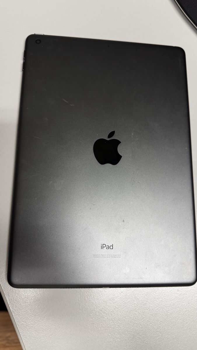 Apple Tablettes PC: Apple ipad model A2197 guter zustand – D'occasion à Kaltbrunn par meppi123 3