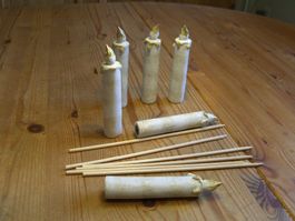 6 hübsche Kerzen mit Stab, Porzellan