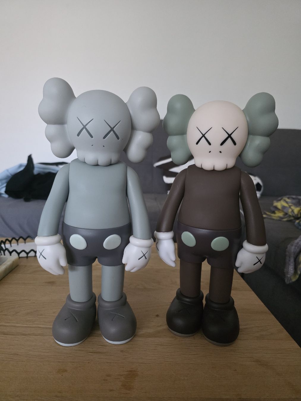 Figurines: Kaws Figurinen – Neuf (Voir description) à Kehrsatz par fil_g79z