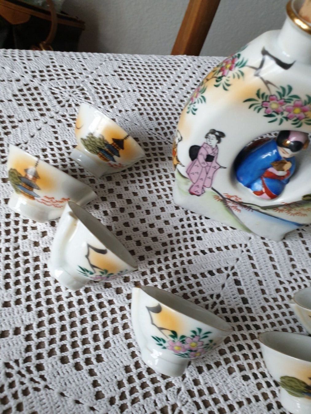 Set di piatti: Sake Set mit Pfeifton Geisha wunderbar – Usato da Bottmingen venduto da sandy_2 4