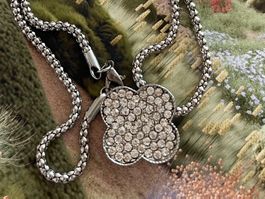 Necklace new (no nickel and allergens).