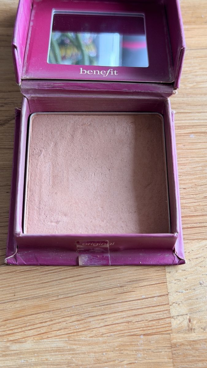 Benefit Make-up: Poudre bronzante Benefit Hoola original – Usato da Bulle venduto da LeMoleson 5