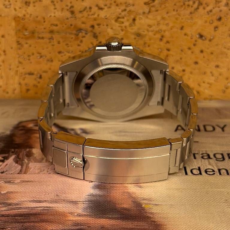 Orologi: Rolex Submariner "Hulk" 116610 LV – Usato da Genève venduto da minty.watches 3