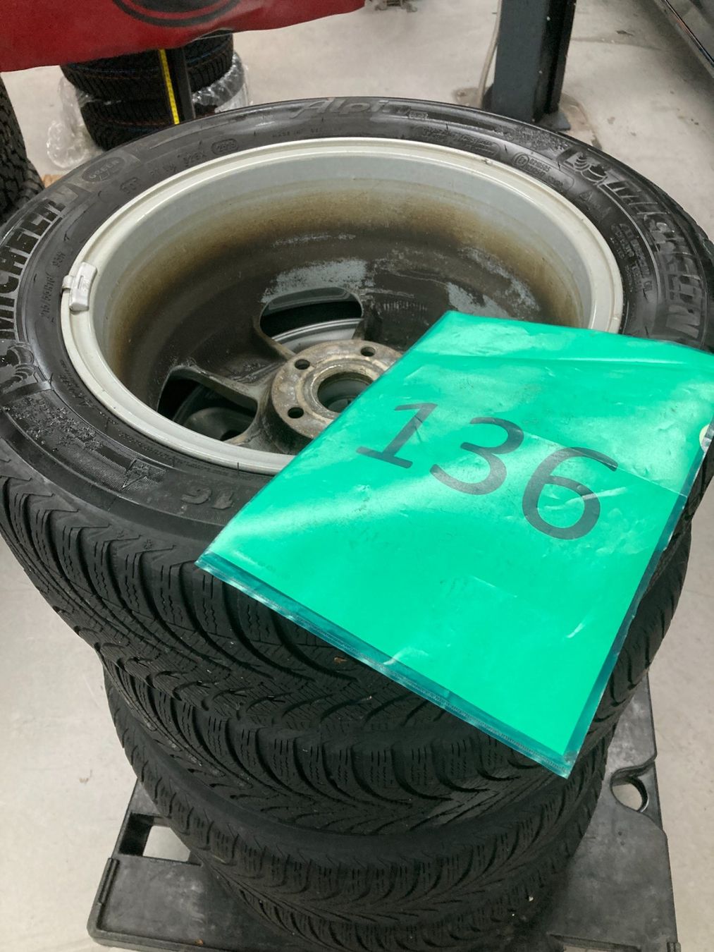 Audi Pneumatici & Ruote complete: Audi A6 Winterräder 215/55R16 – Usato da Cham venduto da WB2223 8