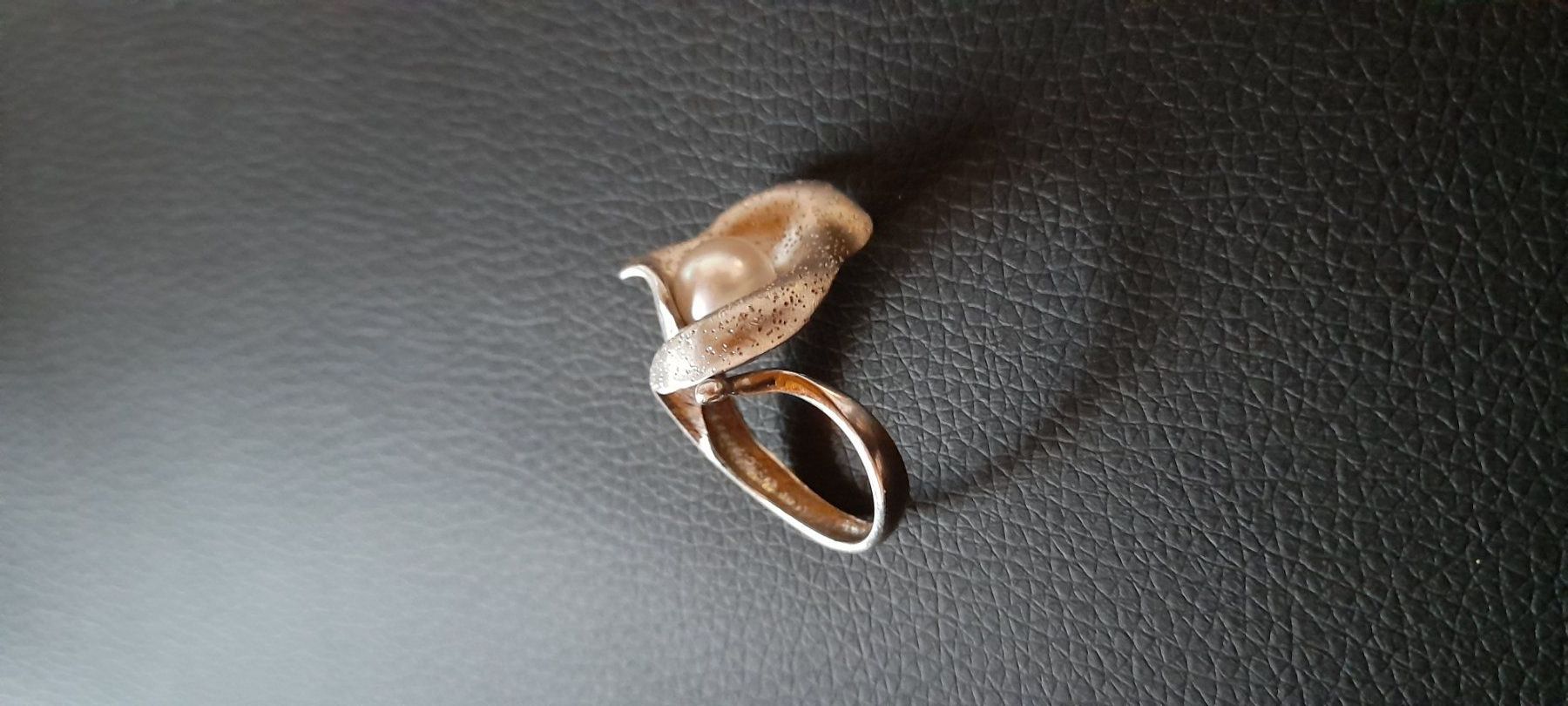 Anelli: Ring silber, Blütenform mit weisser Perle – Usato da Eschlikon TG venduto da son_fh5s 1