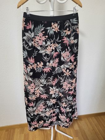 Sommerlicher Maxirock mit Blumenmuster, Grösse 42
