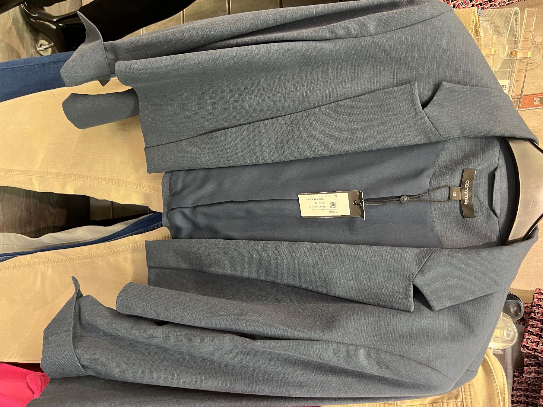 Comma Completi & Tailleur: COMMA Damenblazer Gr. 42Kurzblazer blau – Nuovo e nell'imballaggio originale da Siebnen venduto da toshi123 7