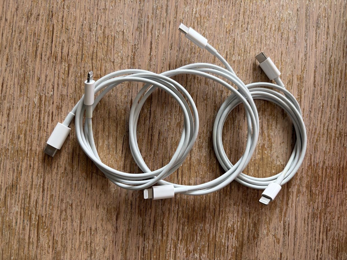 Apple Cavi: diverse Lightning-Kabel – Usato da Davos Dorf venduto da Panda21 1