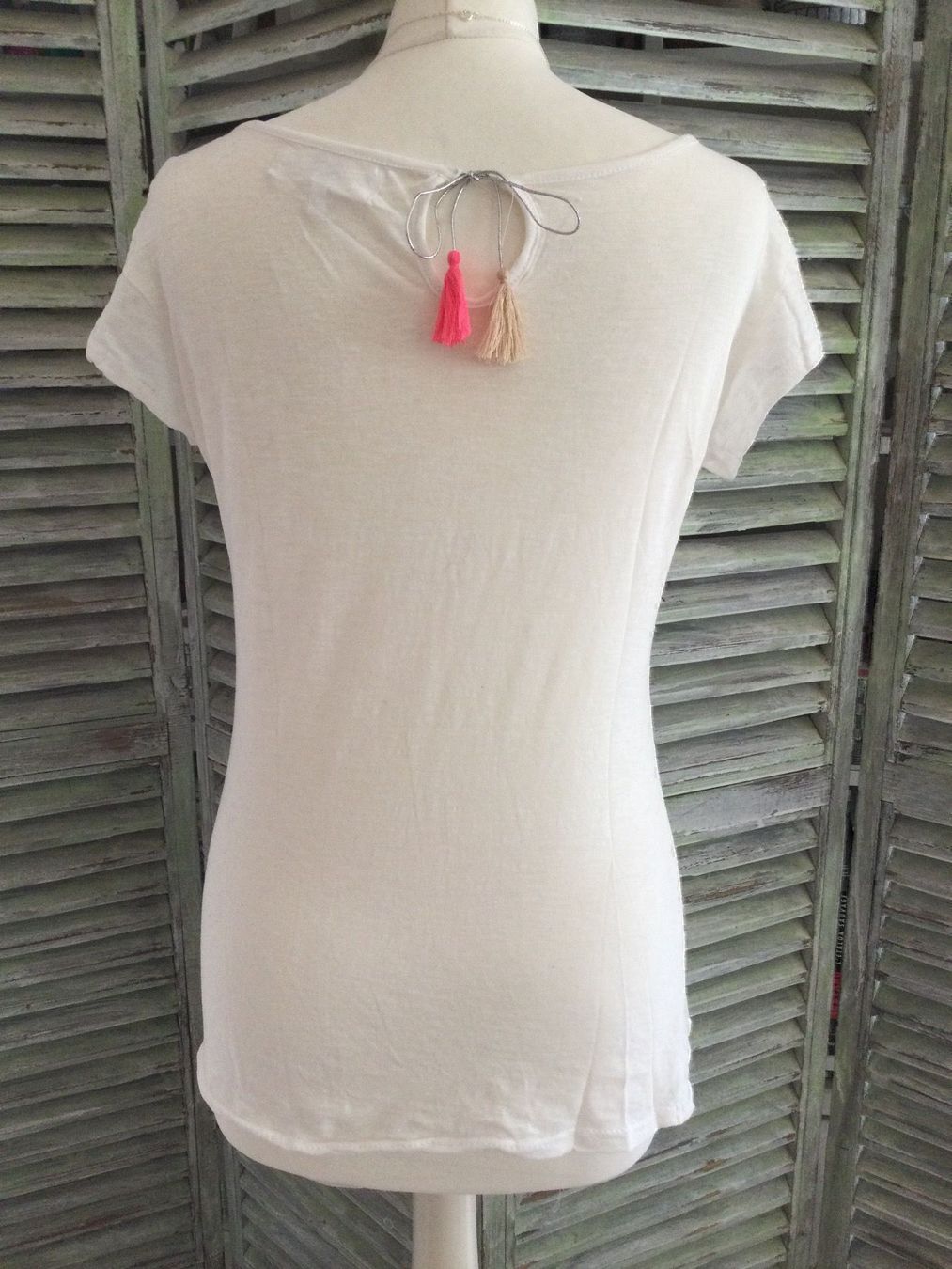 T-shirt: T-shirt blanc motifs ETOILES – Usato da Agiez venduto da chouchanelle 4