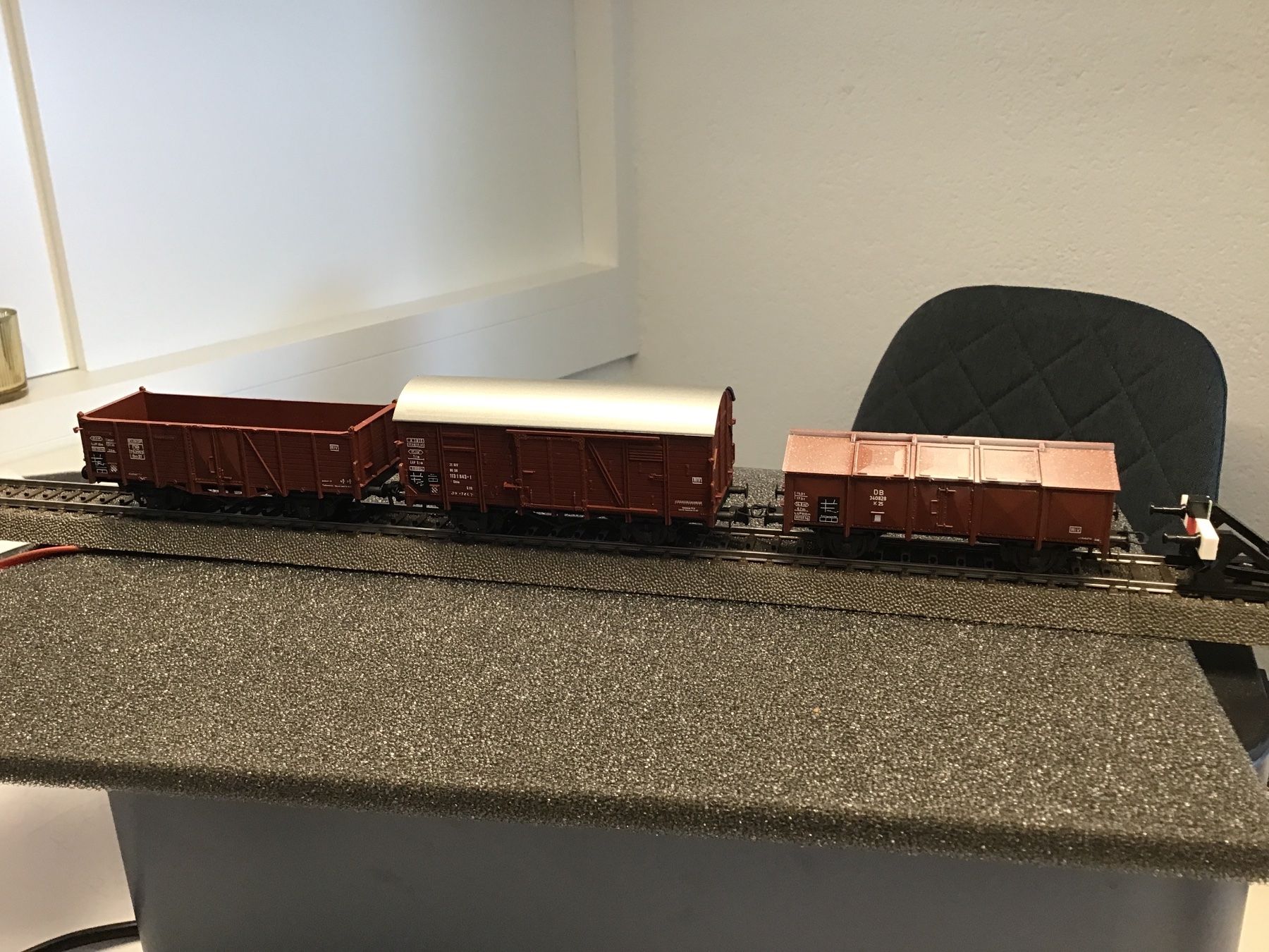 Roco Modellini di ferrovie: 3xROCO GÜTERWAGEN H0 WECHSELSTROM – Usato da Männedorf venduto da Modelle-aller-Art 4