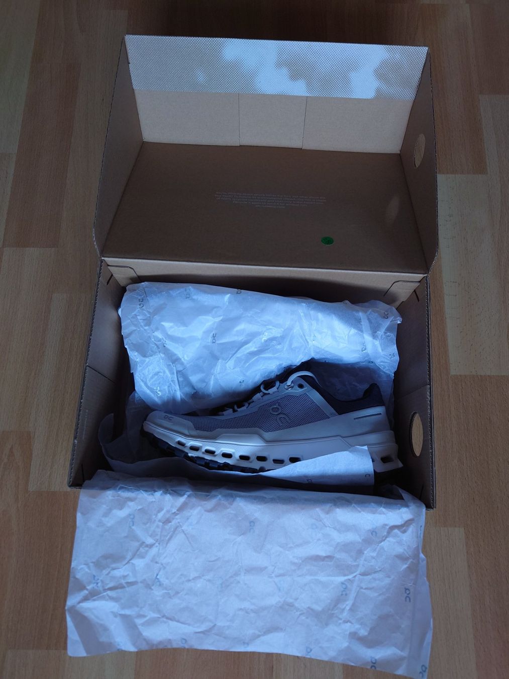 On Scarpe da donna: ON Laufschuhe Cloudultra Sneaker Grösse 37 – Nuovo e nell'imballaggio originale da Hombrechtikon venduto da Dannii0 1